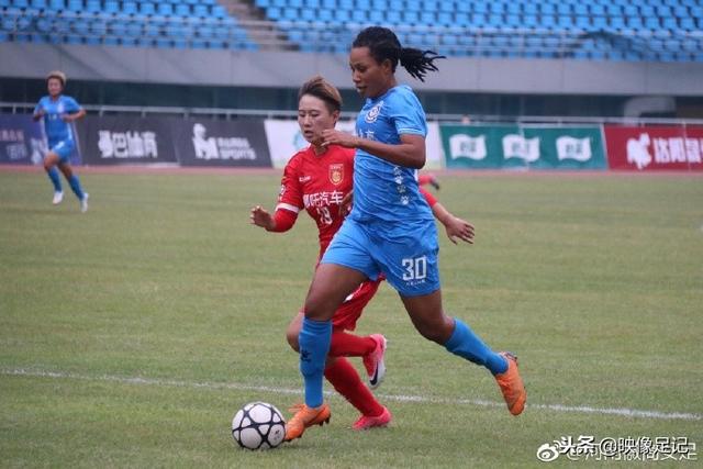 詹姆斯2年1.04亿顶薪续约湖人 父子同队创历史